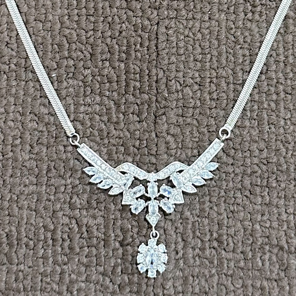 Luxury White Sapphire Necklace in 925 silver